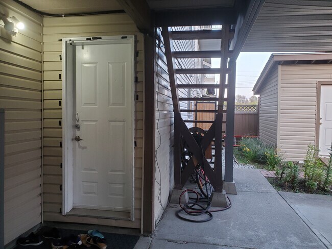 3348 Rae St