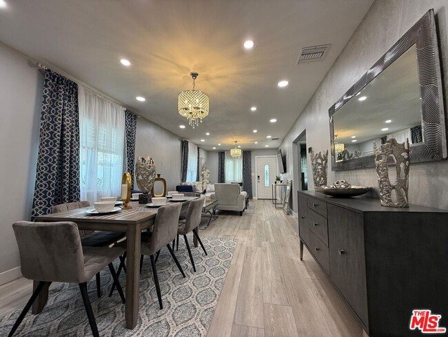 Photo - 515 Myrtle St