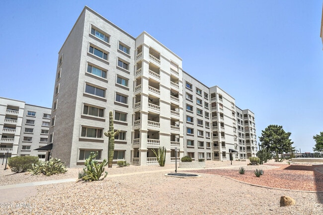 Building Photo - 7940 E Camelback Rd Unit 26-308