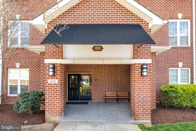Building Photo - 1591 Spring Gate Dr. Unit 3303