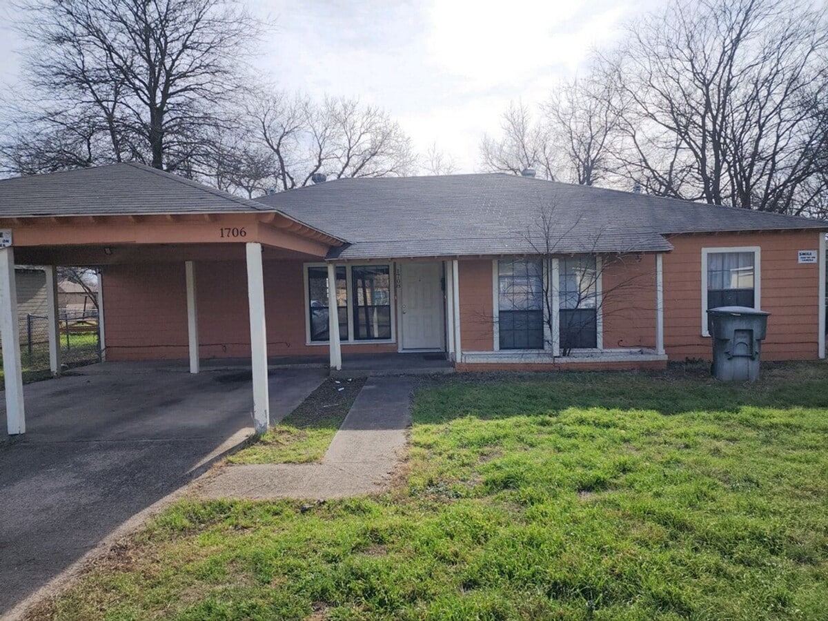 Photo - 1708 Poage Ave Casa