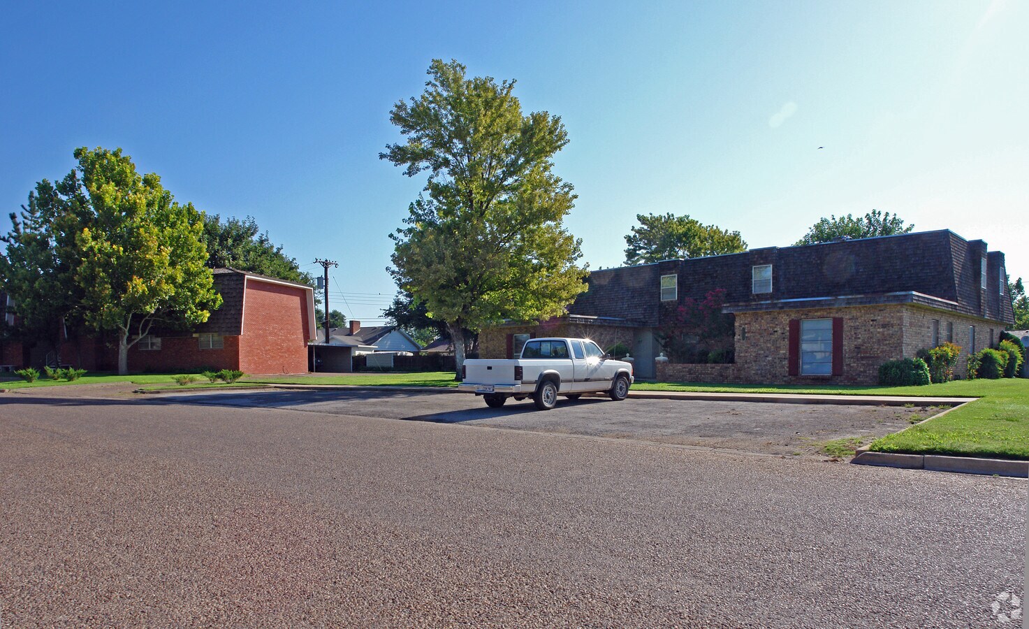 Photo - 1000-1006 Itasca Rd Apartments