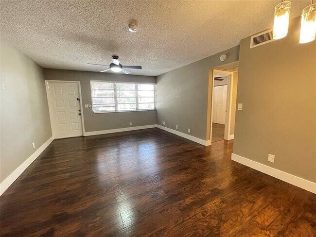 Photo - 10092 Twin Lakes Dr