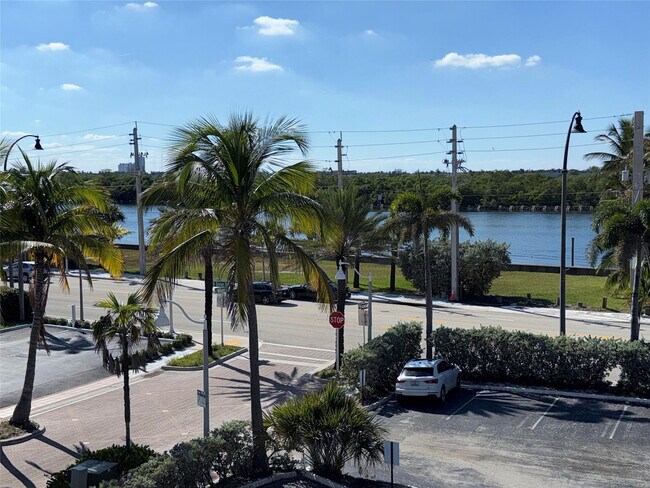 Photo - 321 Wilson St Unit 306A