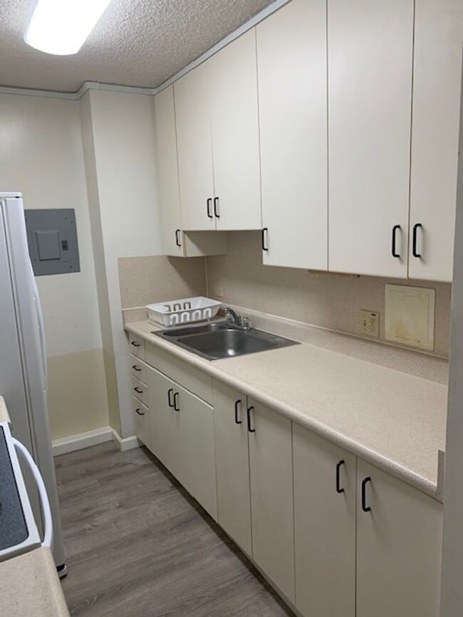 Photo - Makiki Terrace - 1 bedroom, 1 bathroom unit with 1 parking