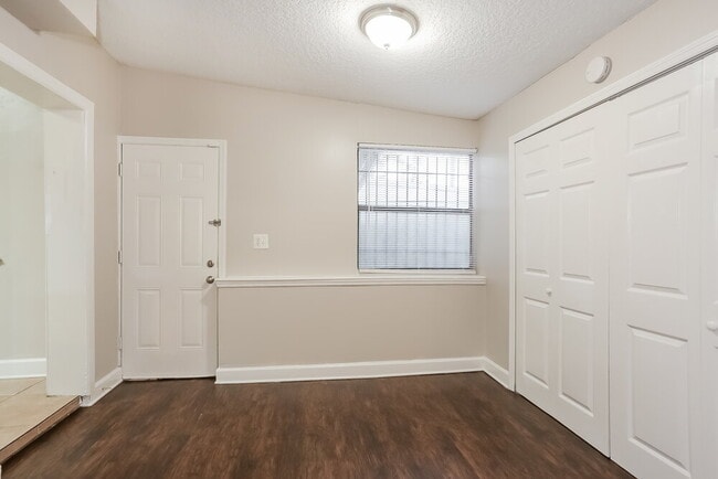 Photo - 2611 Lowes Pl