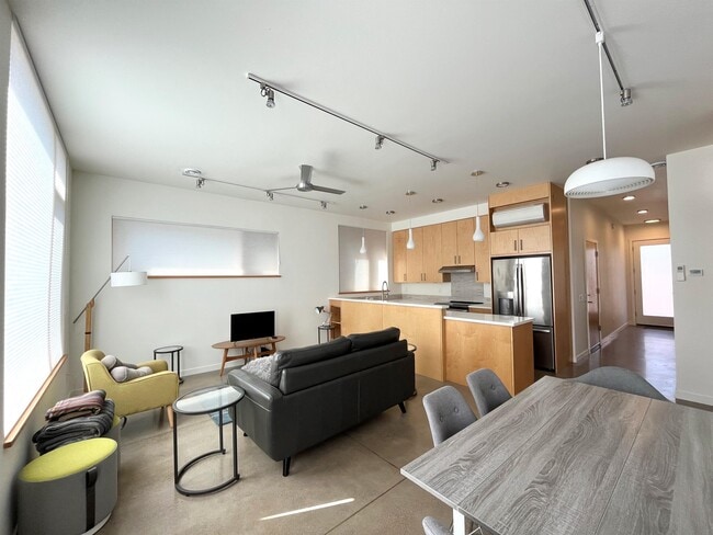 Photo - 2743 Friendly Alley