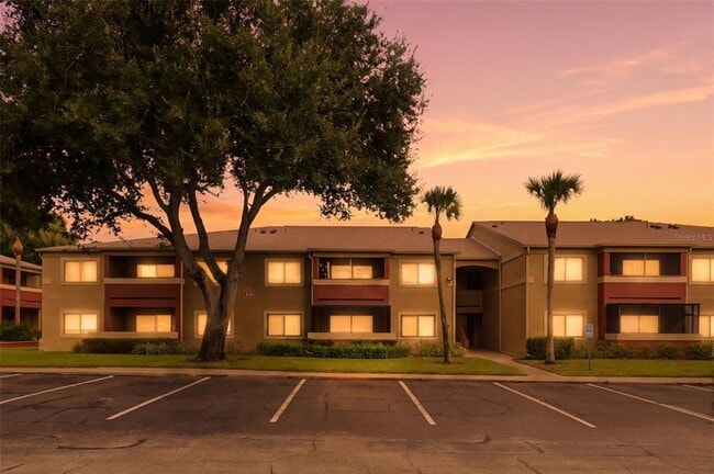Building Photo - 646 Kenwick Cir Unit 103