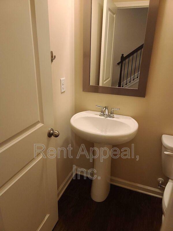 Photo - 196 Highland Pointe Cir E