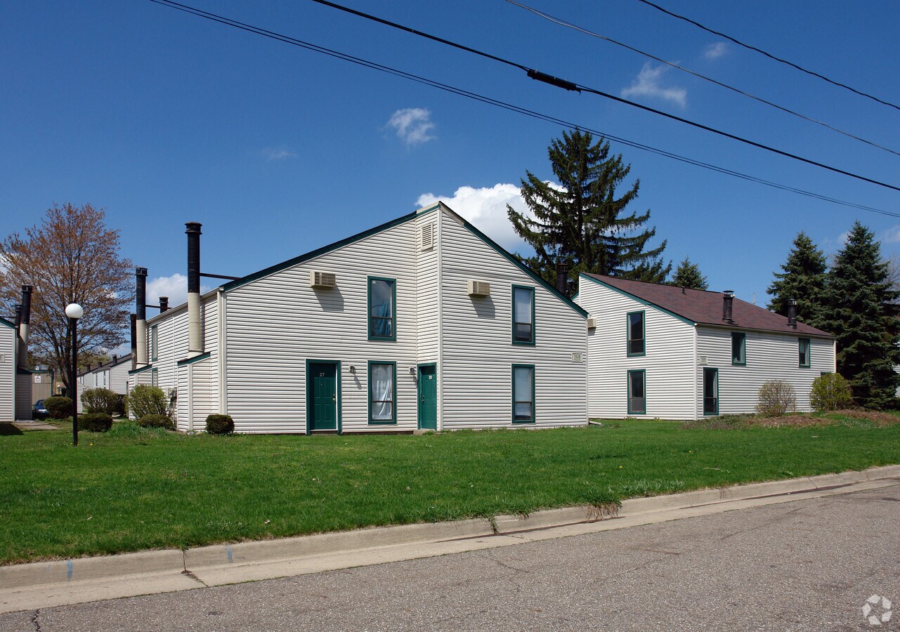 Photo - 1873-1879 S Arlington Rd Apartments