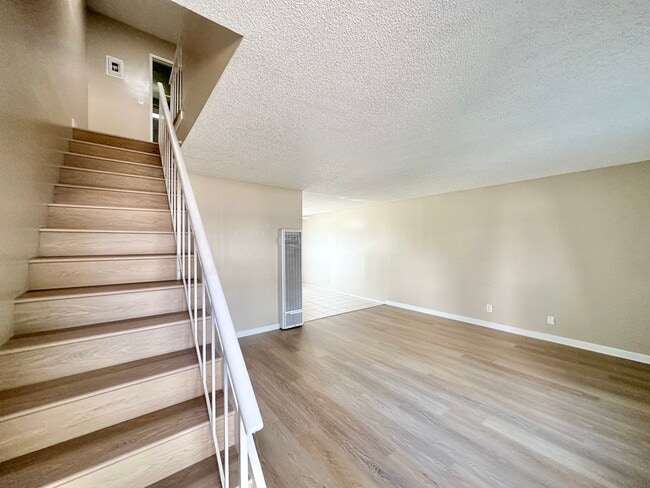 Photo - Huntington Clay Apartments