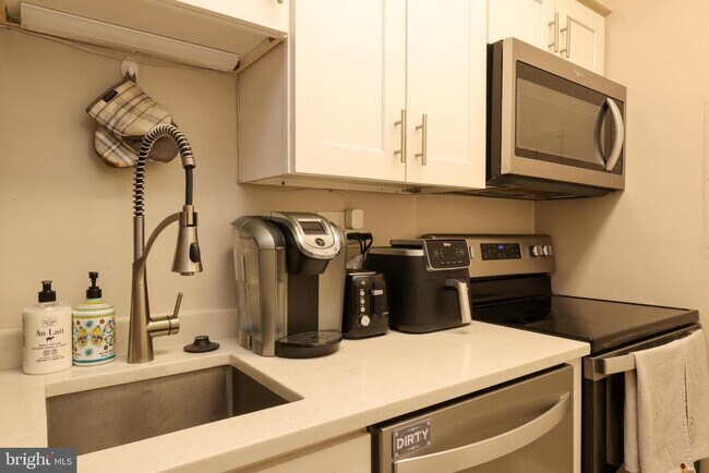 Photo - 1808 Old Meadow Rd Unit 215