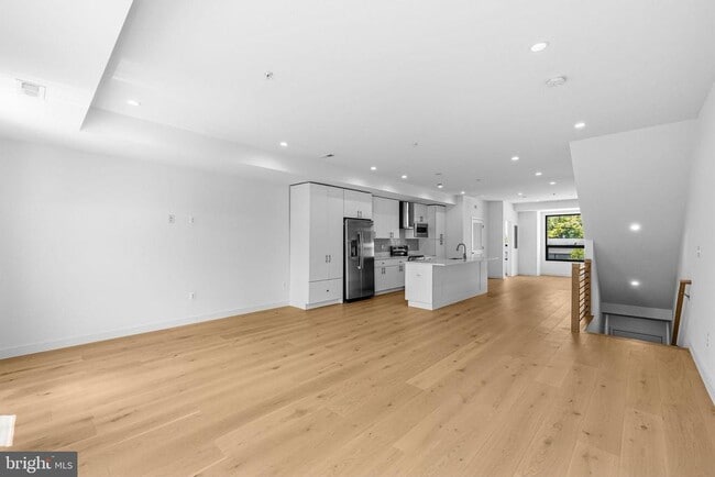 Photo - 2530 Elvans Rd SE