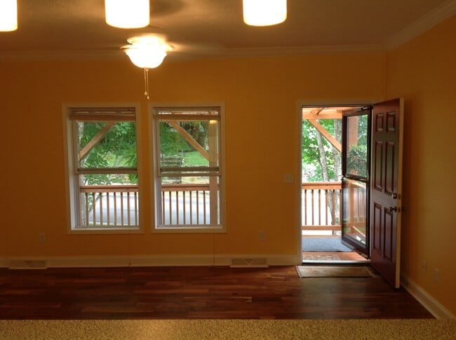 Photo - 211 N Water St