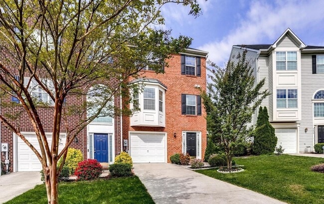 Photo - 5830 Shady Oak Ln Townhome