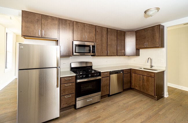 Photo - 3405 W Fullerton Ave Unit 2F