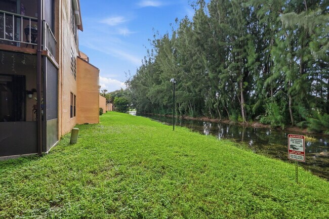 Photo - 430 Commodore Dr Unit 314