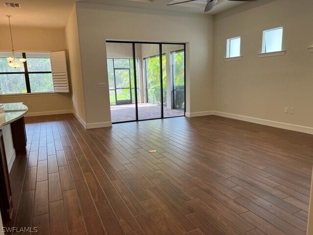 Photo - 12208 Sussex St