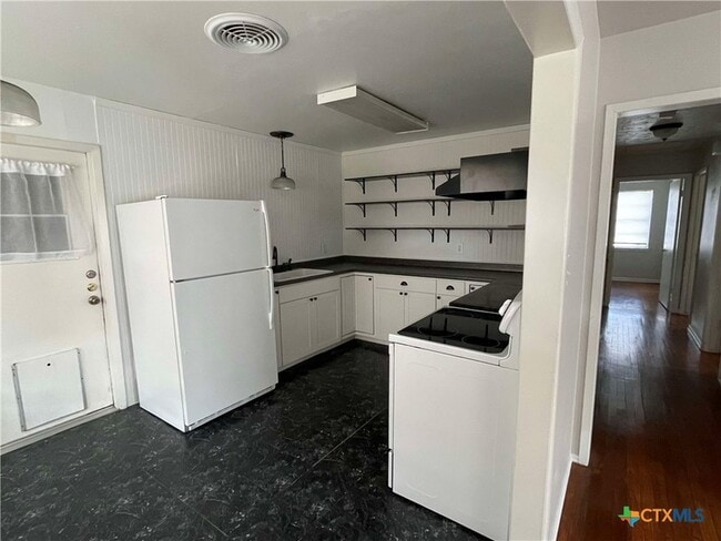 Photo - 1005 Phil Ave