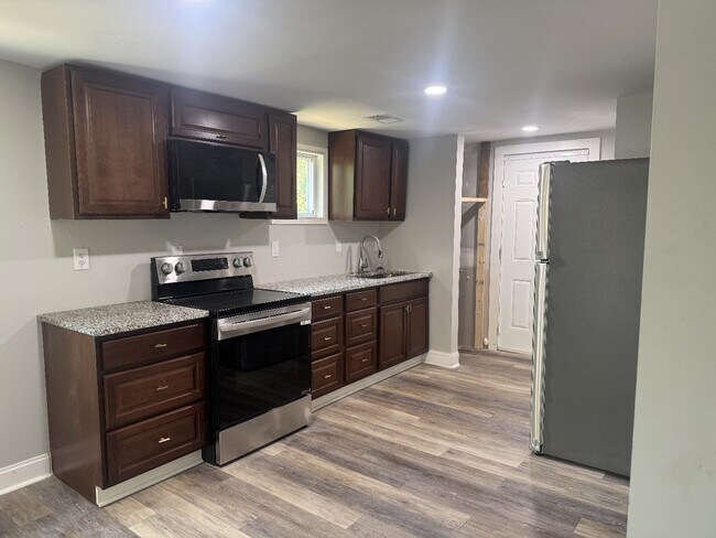 2032 Lowe St Unit B