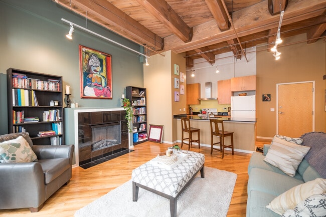 Photo - 1040 W Adams St Unit 309