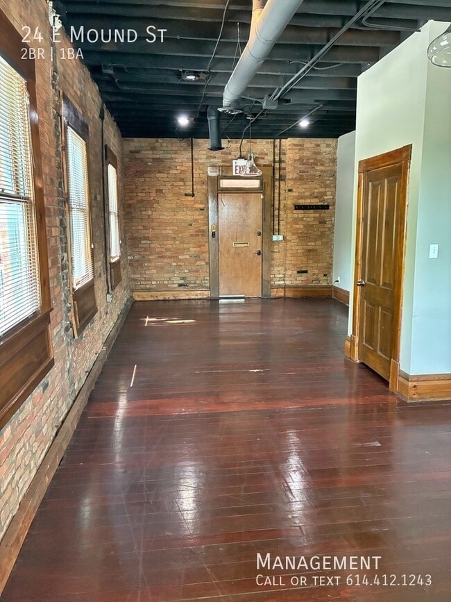 Photo - 24 E Mound St