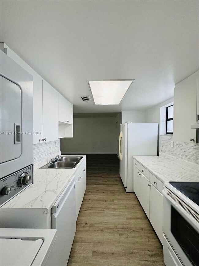 Photo - 6320 SW 138th Ct Unit 408