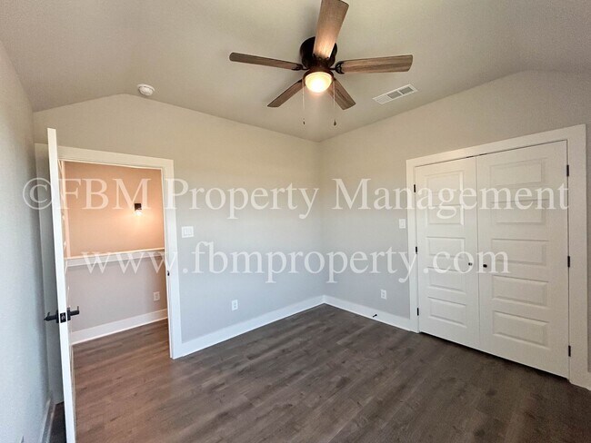 Photo - 933 Cooksey Ct