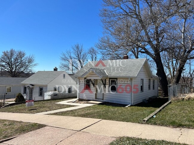 Building Photo - 403 S Wayland Ave Unit Apt. 1