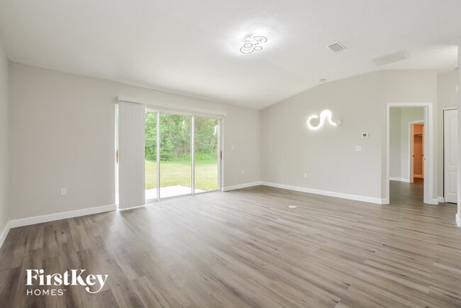 Photo - 1175 Adams St