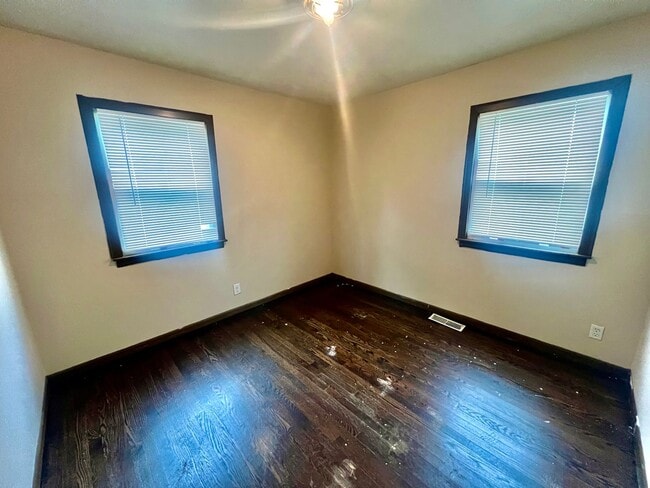 Photo - 2921 S Appleton Ave