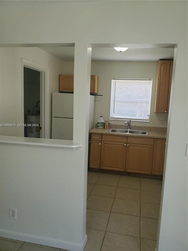 Photo - 831 SW 14th Ct