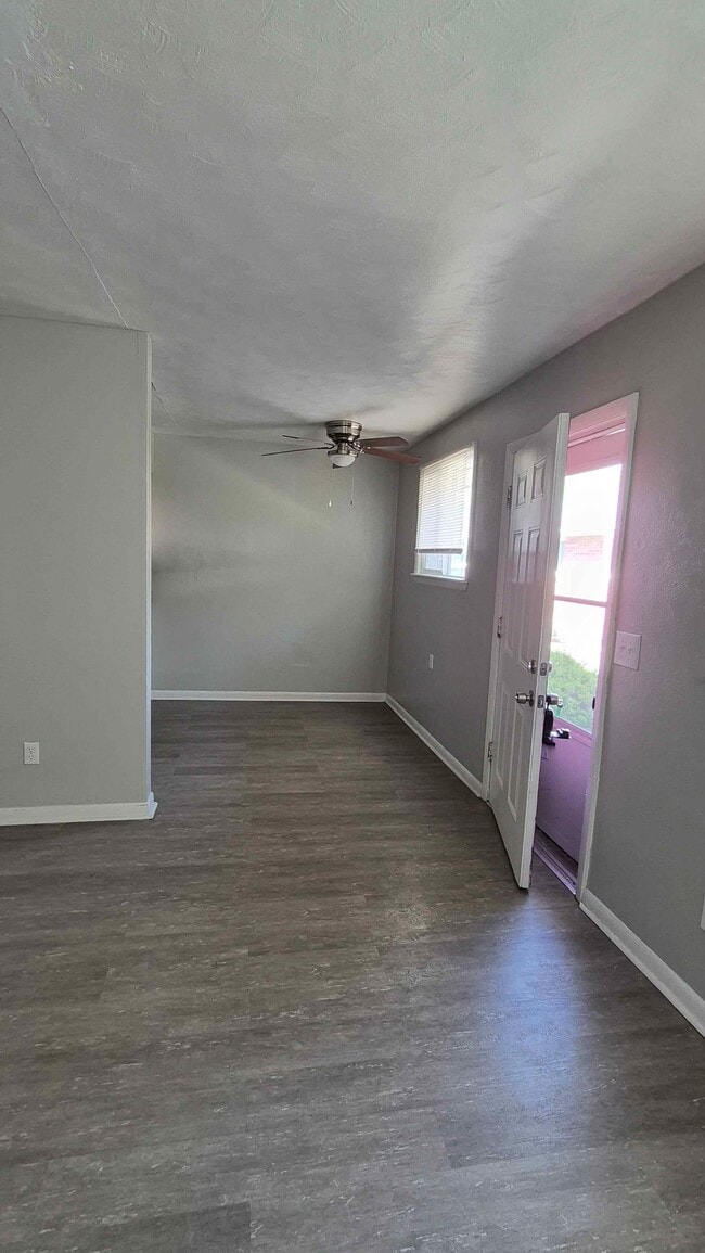 Photo - 262 E Nottingham Rd Unit 3