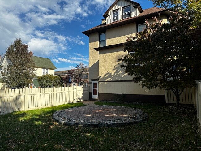 Building Photo - 39 Bartholdi Ave Rental