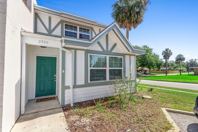 Photo - 2302 S Park Ave Townhome
