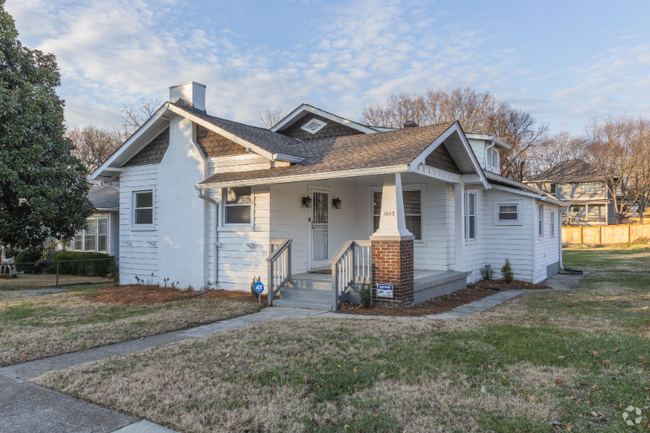 Building Photo - 1031 Chicamauga Ave Rental