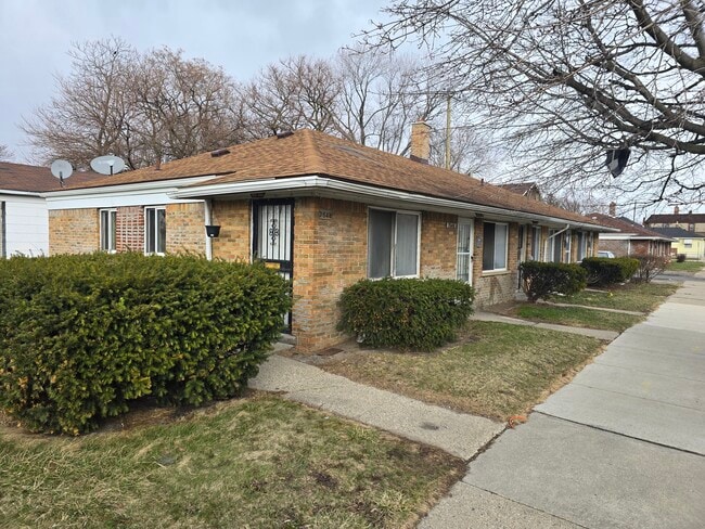 Photo - 7548 Elmhurst St Unit 7548