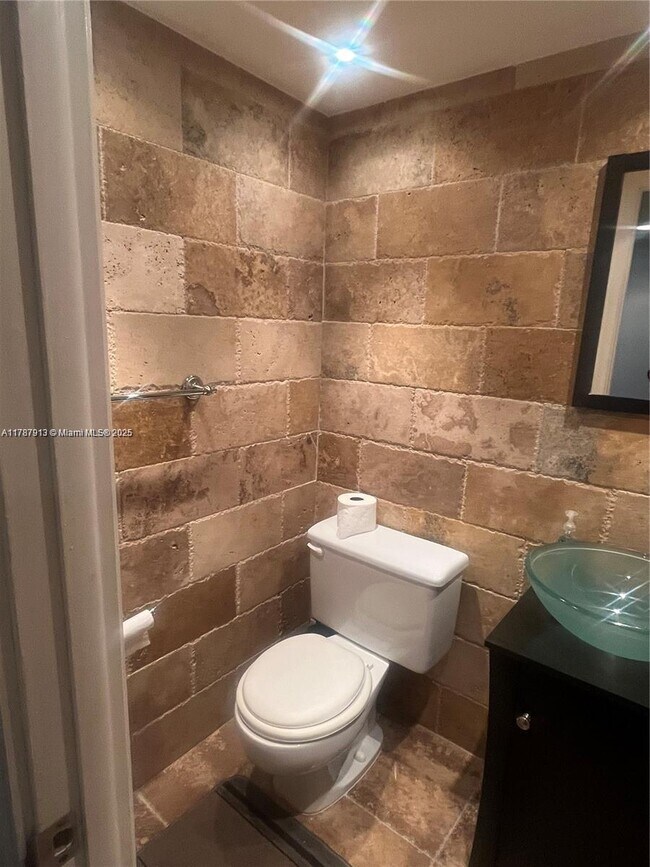 Photo - 1825 S Ocean Dr Unidad 413
