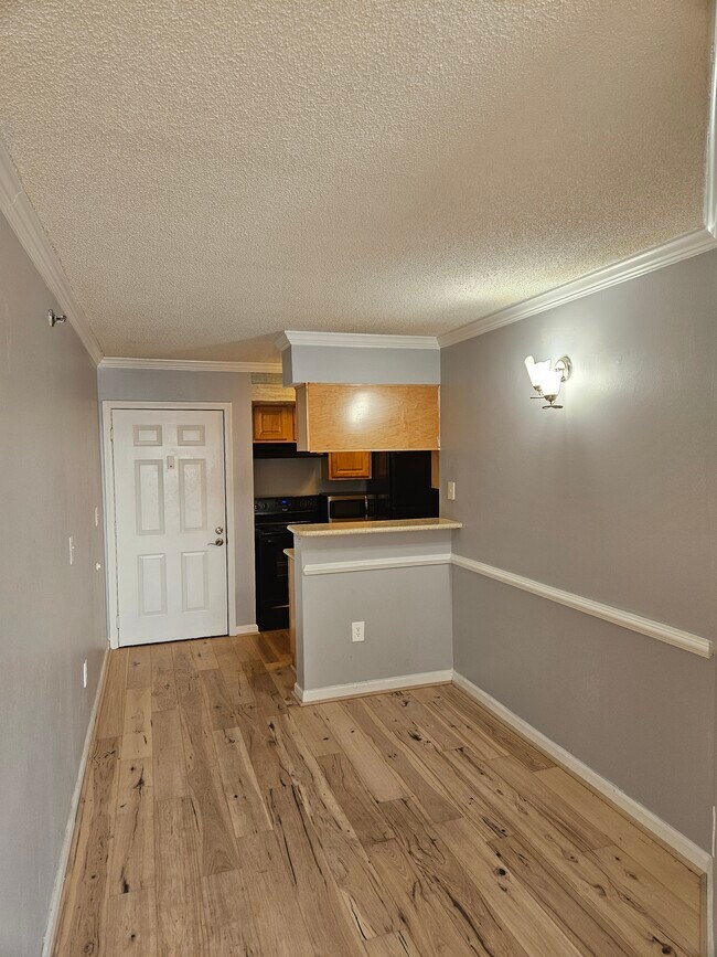 Photo - 795 Hammond Dr Unidad Apt 1211