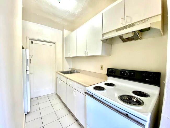 Photo - 515 57th St Unit 3