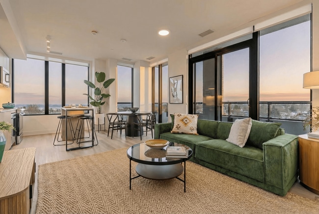 Photo - 500 Upper Wellington