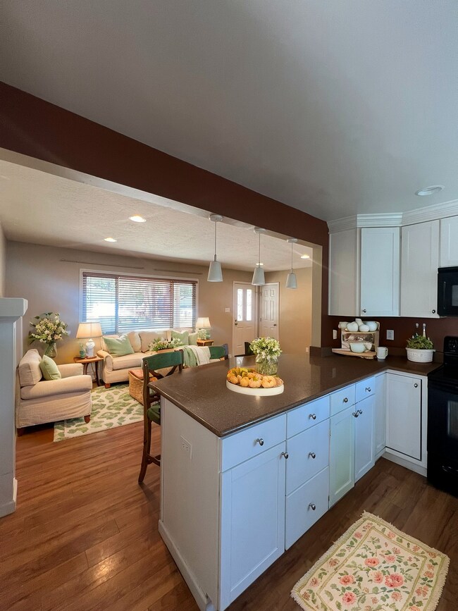 Photo - 3380 Janet Dr