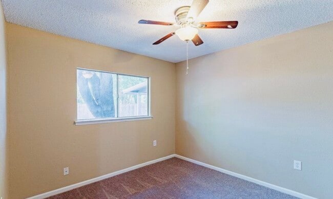 Photo - 5822 Moores Creek