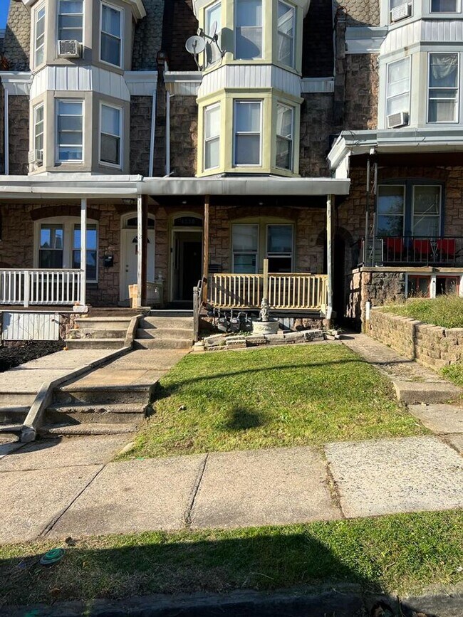 Photo - 1339 Good St Unidad 1