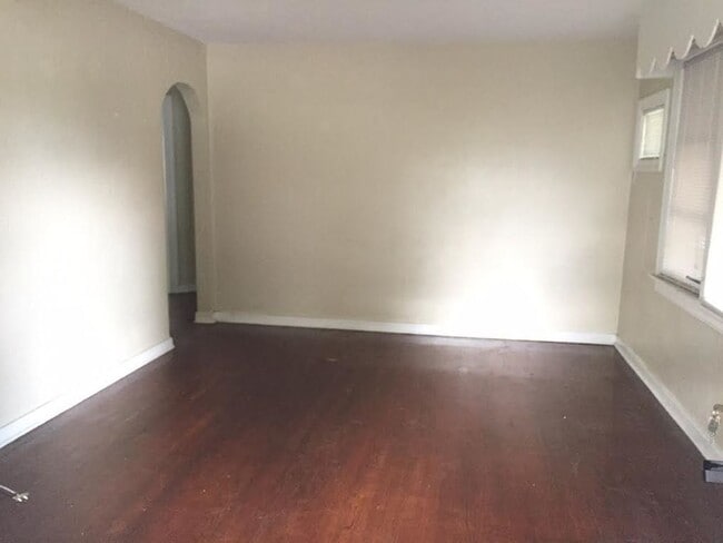 Photo - 2 Bedroom, 1 Bathroom Home for Rent in St Pete!