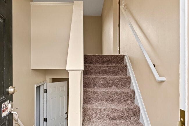 Photo - 1601 Raintree Ct