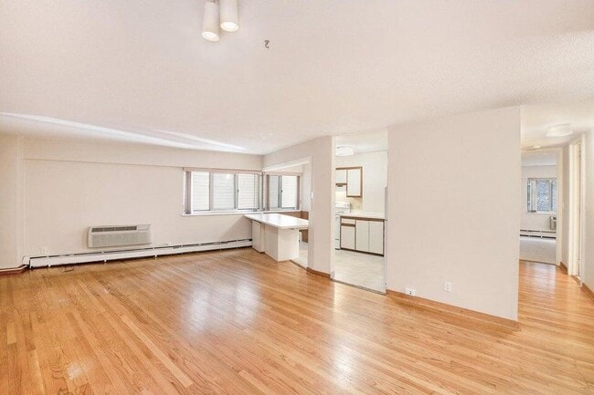 Photo - 1919 N Summit Ave