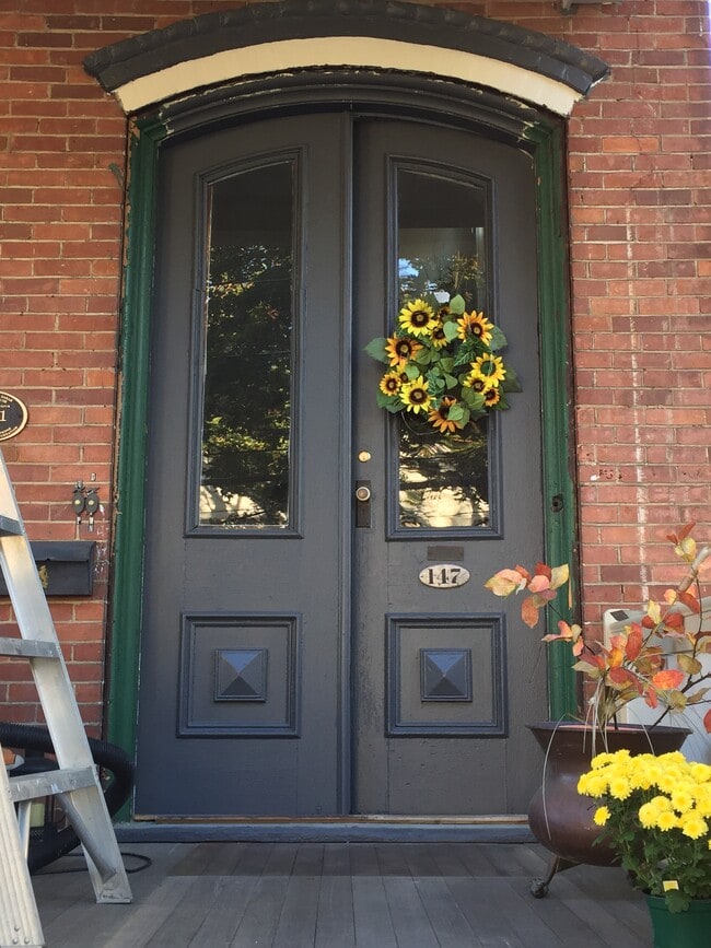 Photo - 147 Woodlawn Ave Unit 2