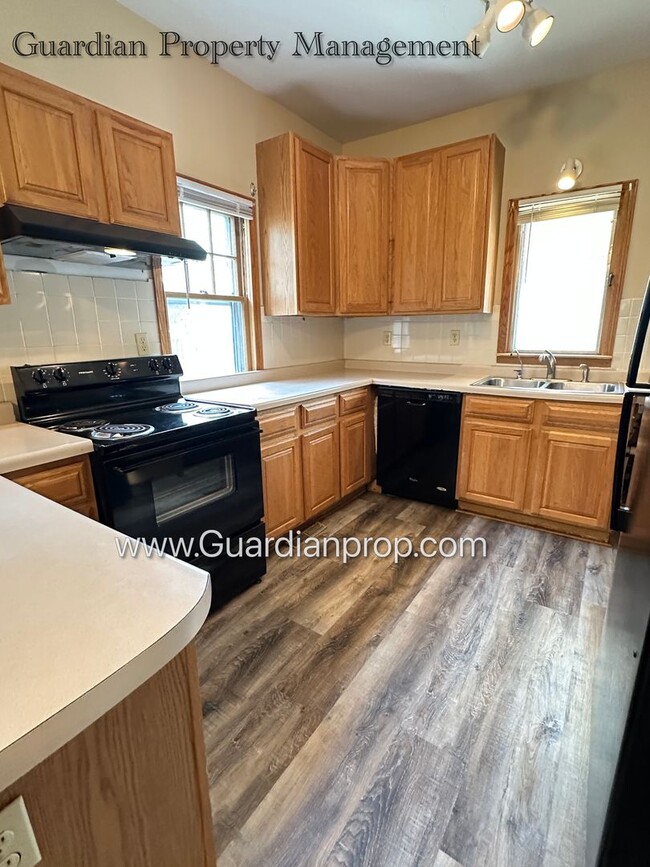 Photo - South Minneapolis SFH, Fenced Yard, 1 Car Garage, Dishwasher, Laundry, October Availability