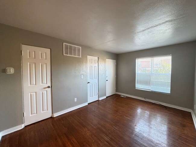 Photo - 2030 NW 25th St Unidad 1